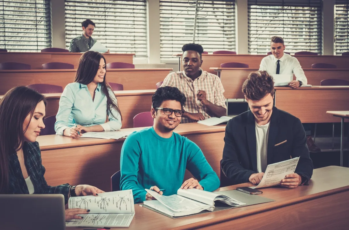 Whether you’re looking for “NEET classes”, “JEE preparation courses”, or “the best institute for JEE preparation”, this guide will help you make an informed decision.